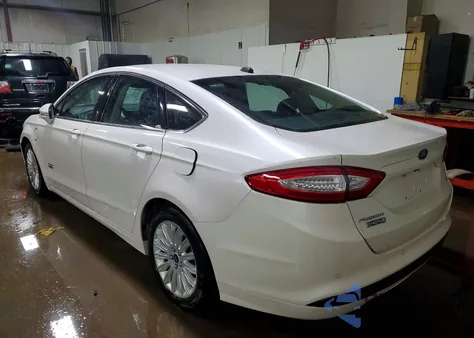 2014 Ford Fusion Se Phev z USA, uszkodzony, nr VIN 3FA6P0PU9ER328304